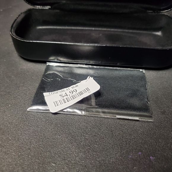 Coach Black Leather Sunglasses Large case - Picture 3 of 6